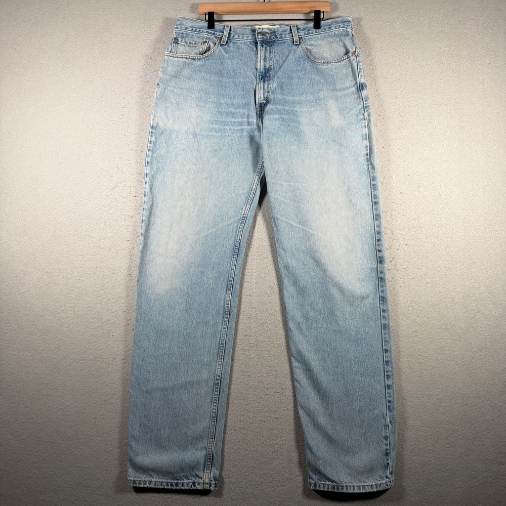 Vintage Levis 550 Relaxed Fit Tapered Leg Light Wash Blue Denim Jeans W38 L36